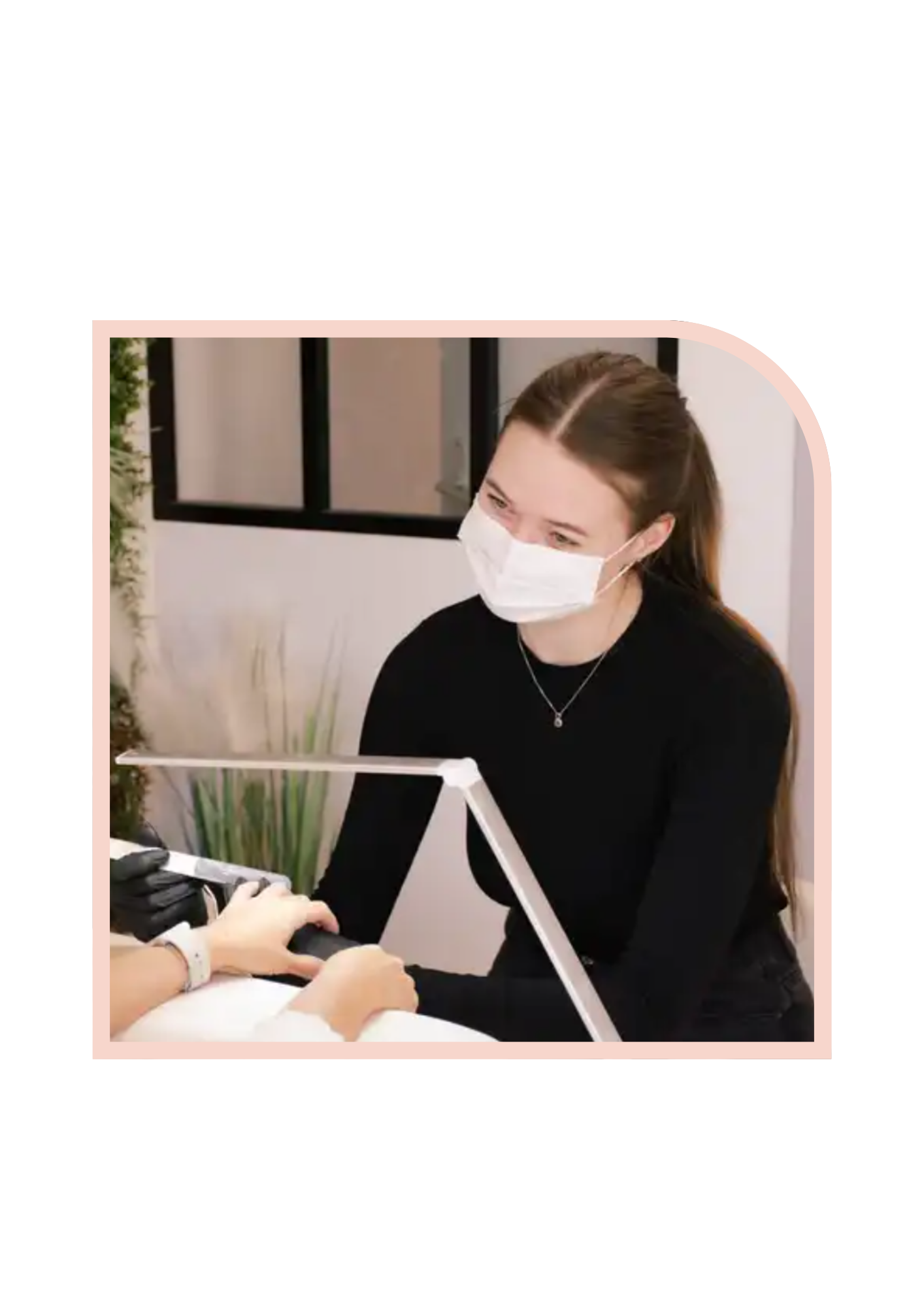 Lisa, Prothésite ongulaire Toulouse